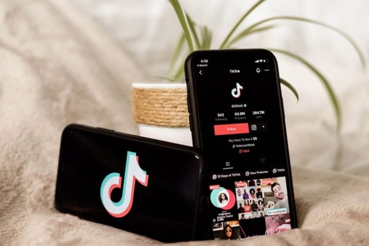 Truy cập vào ứng dụng Tiktok và thay đổi tên