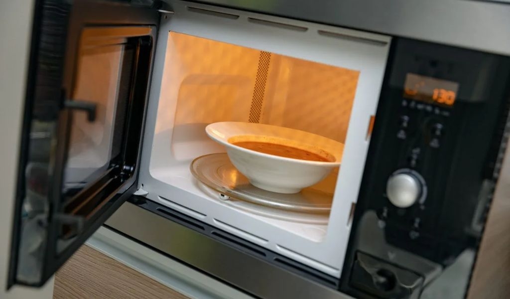Nguyên nhân lò vi sóng bị đánh lửa và cách khắc phục. Cách sử dụng lò vi sóng an toàn, đúng cách 4