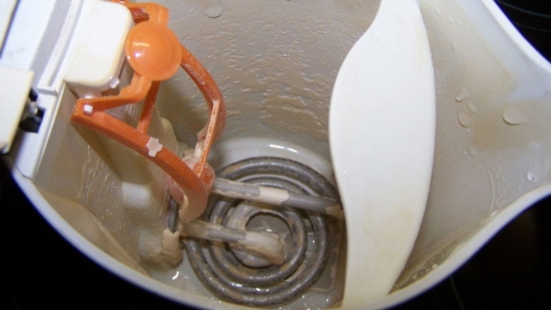 Dấu hiệu nhận biết nước nhiễm kim loại 2