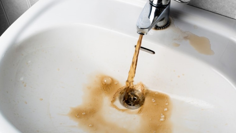 Dấu hiệu nhận biết nước nhiễm kim loại 3