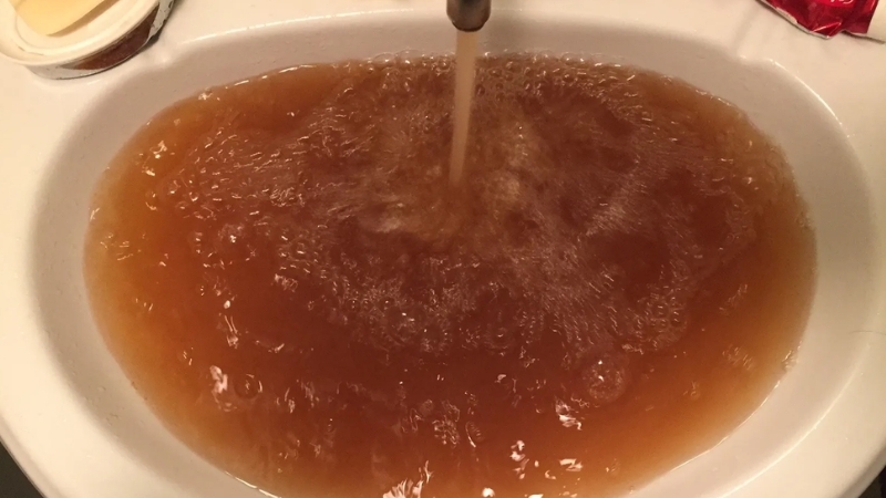 Dấu hiệu nhận biết nước nhiễm kim loại