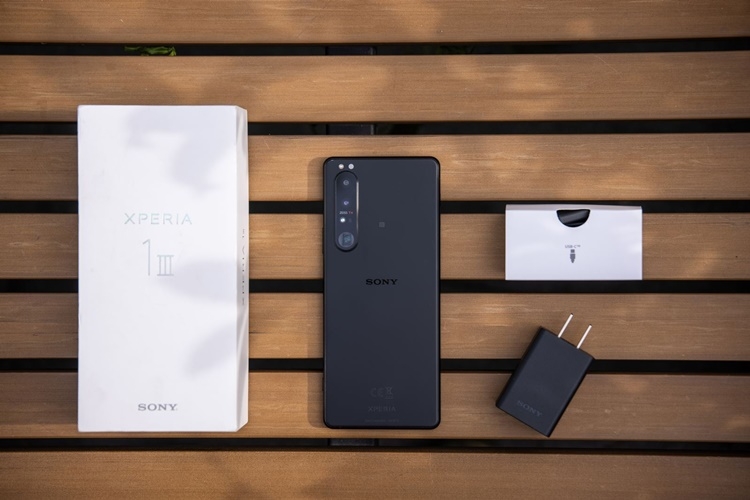 Kiểm tra số IMEI trên thân máy, vỏ hộp máy Sony