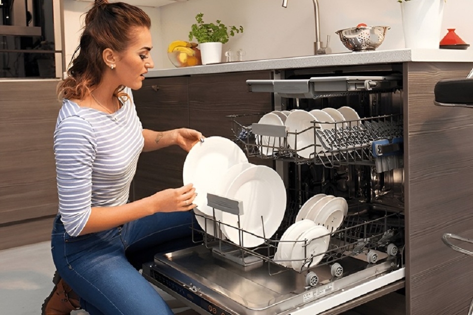 Dấu hiệu nhận biết máy rửa bát bị rò điện