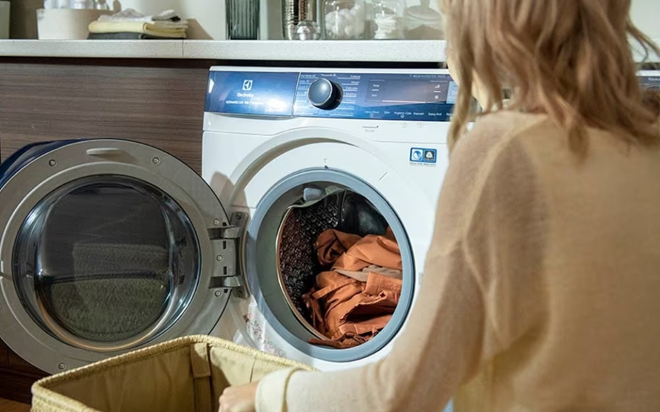 Lỗi board hiển thị có thể gặp ở máy giặt Electrolux