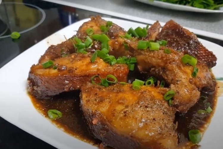 Cá mú đỏ kho tộ