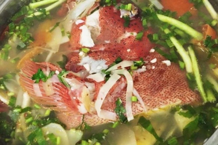 Lẩu cá mú đỏ cùng măng chua