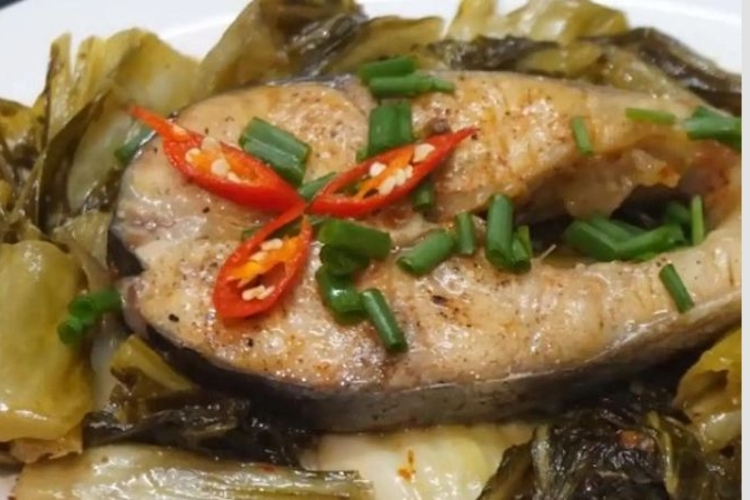 Cá kho dưa cải
