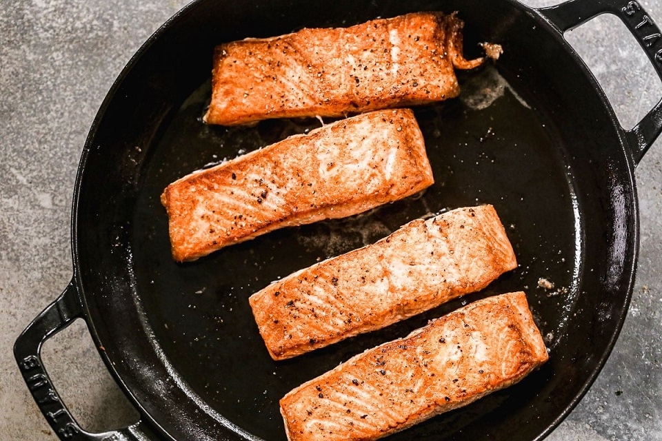 Cá hồi sốt chanh leo 5