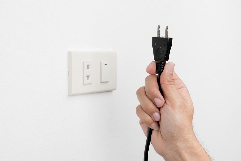 Vệ sinh nồi chiên không dầu Unie 2