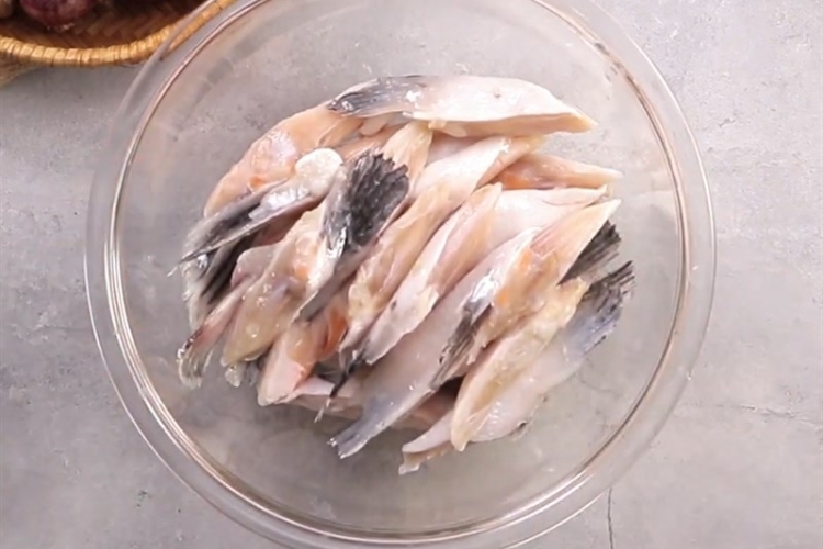 Mẹo sơ chế vây cá hồi