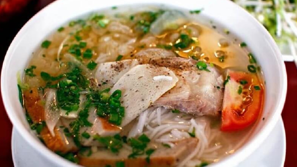Bún cá cờ.