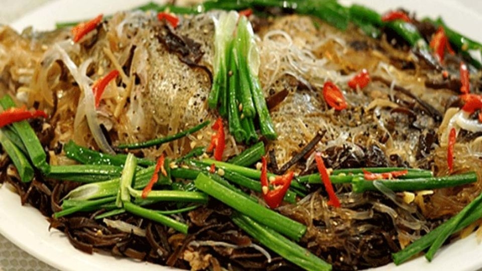 Cá tai tượng chưng tương