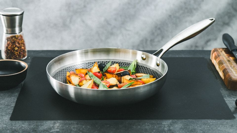 Nên mua chảo chống dính nội địa Nhật hay Đức?