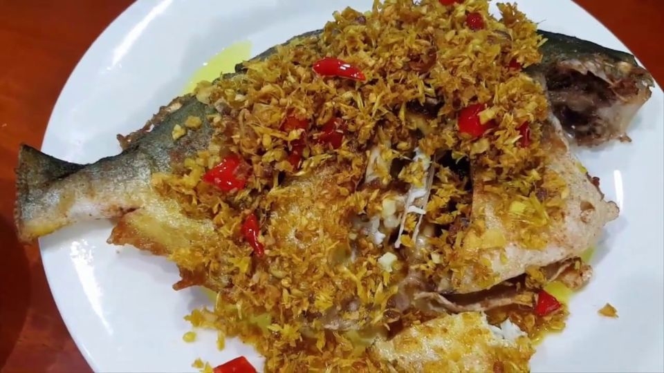 Cá nâu chiên muối sả ớt 