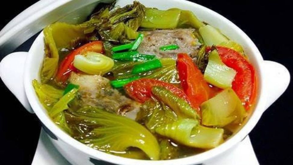 Cá nâu nấu dưa cải chua