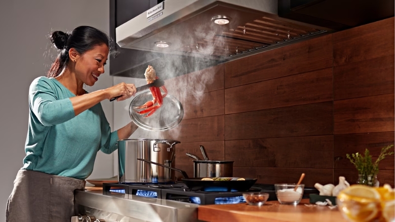 Bao lâu thì nên thay bộ lọc than hoạt tính của máy hút mùi?