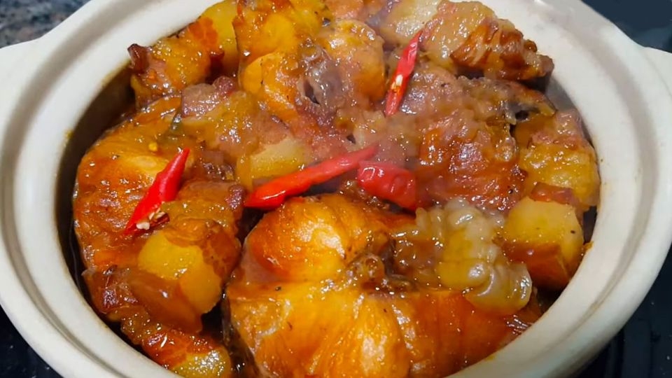 Cá lóc kho thịt ba chỉ