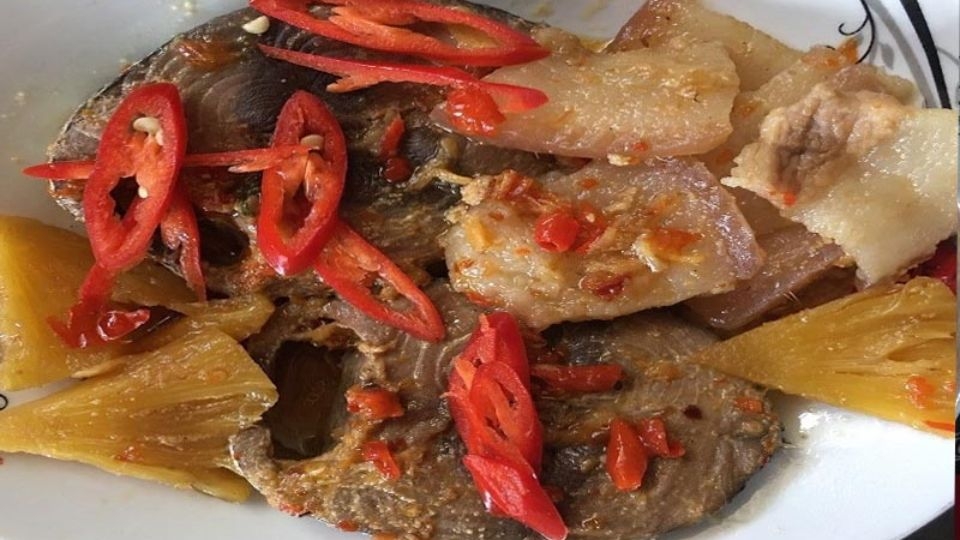 Cá ngừ kho thịt ba chỉ