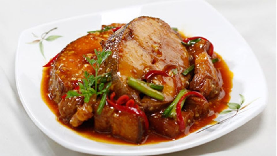 Cá bớp kho thịt ba chỉ
