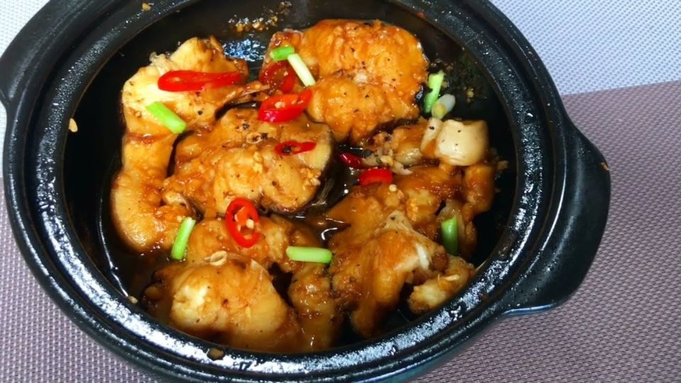 Cá lăng kho thịt ba chỉ