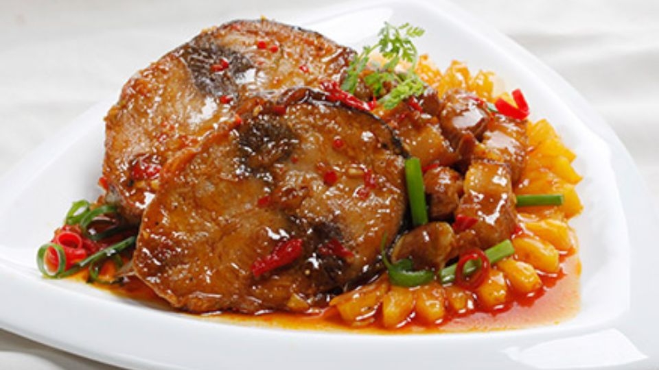 Cá thu kho thịt ba chỉ