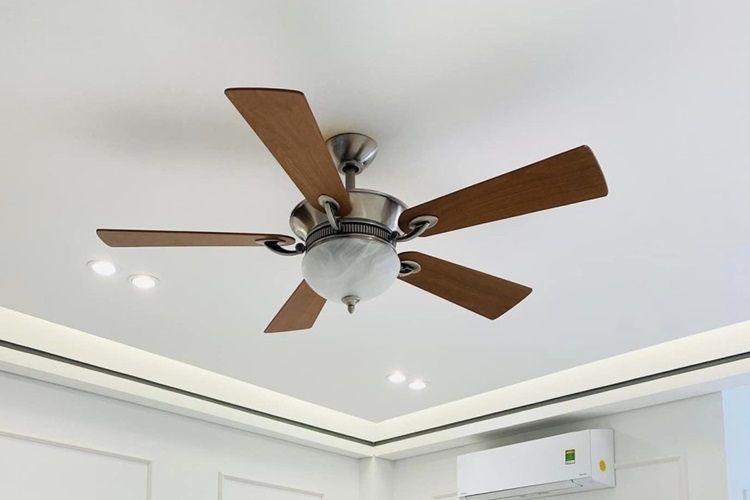 Quạt trần bị lắc khi hoạt động có nguyên nhân do đâu và cách khắc phục cụ thể như thế nào? 1