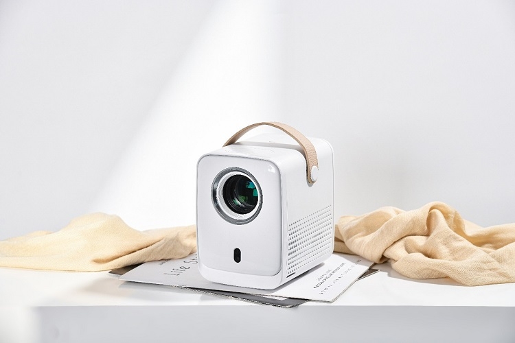 FPT Shop mở bán sản phẩm máy chiếu Beecube (hình 1)