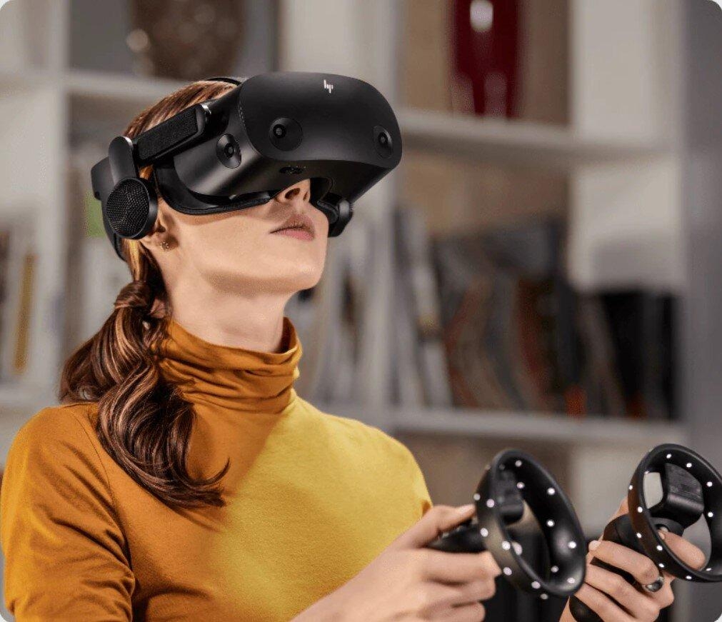 Kính nhựa VR có nhiều ưu điểm hơn kính giấy Cardboard