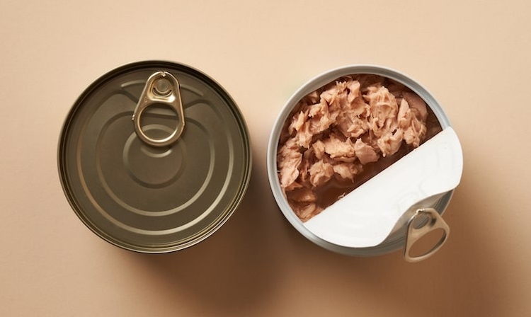 Ăn cá ngừ hộp có rủi ro về bao bì kim loại