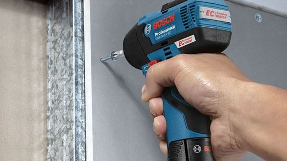 Liệu có nên sử dụng máy bắn vít để khoan hay không?