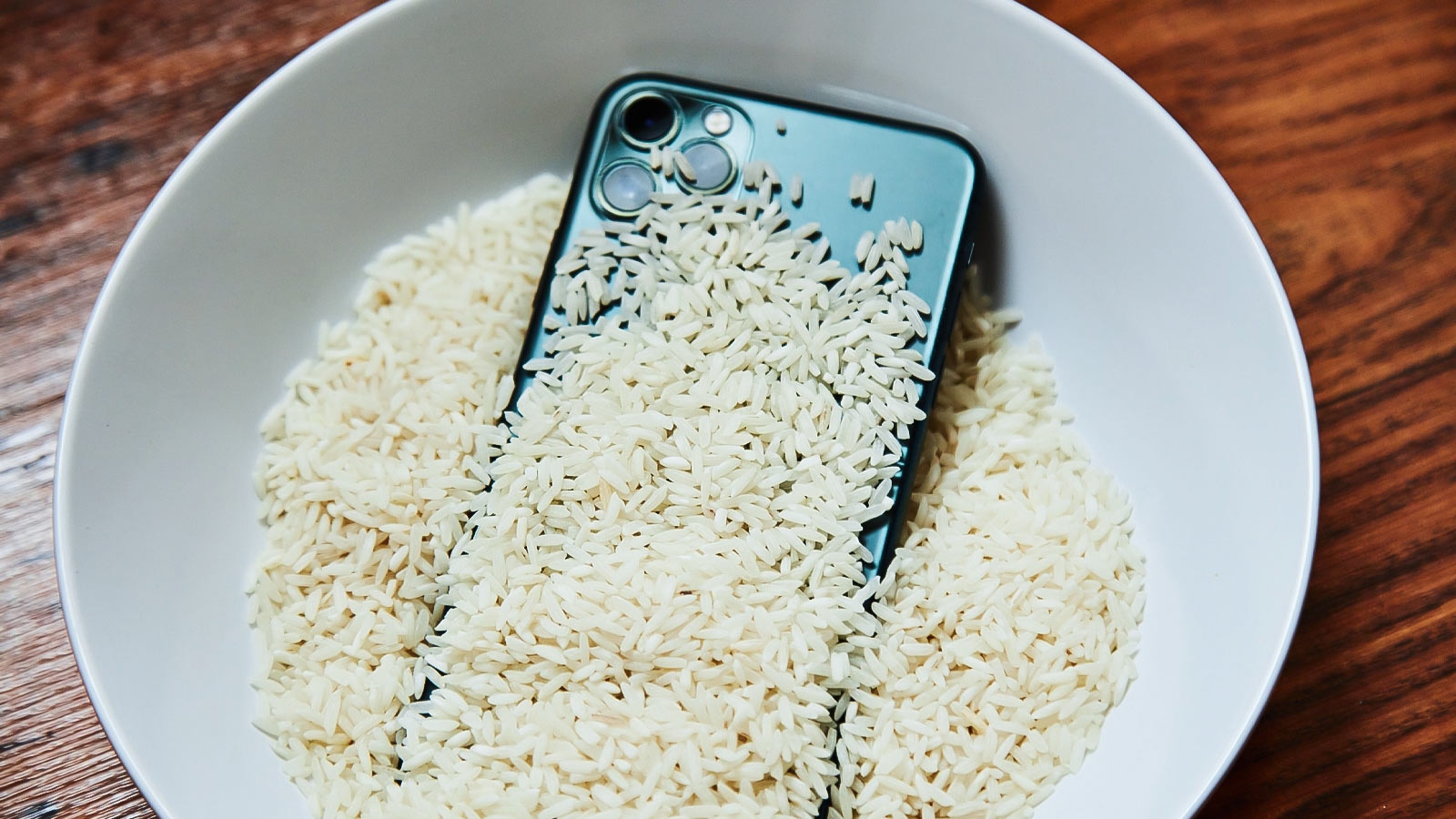 iPhone chống nước (ảnh 6)