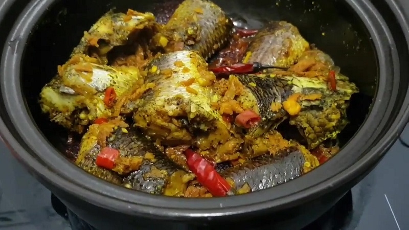 Cá lóc kho nghệ