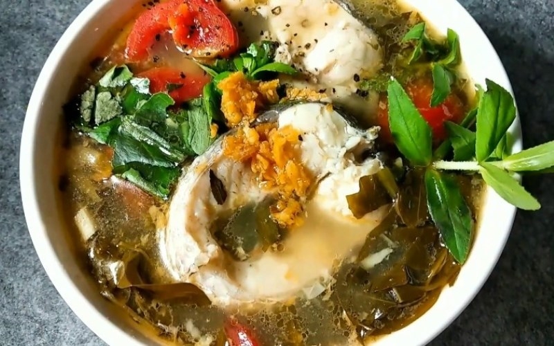 Canh cá lóc nấu lá giang