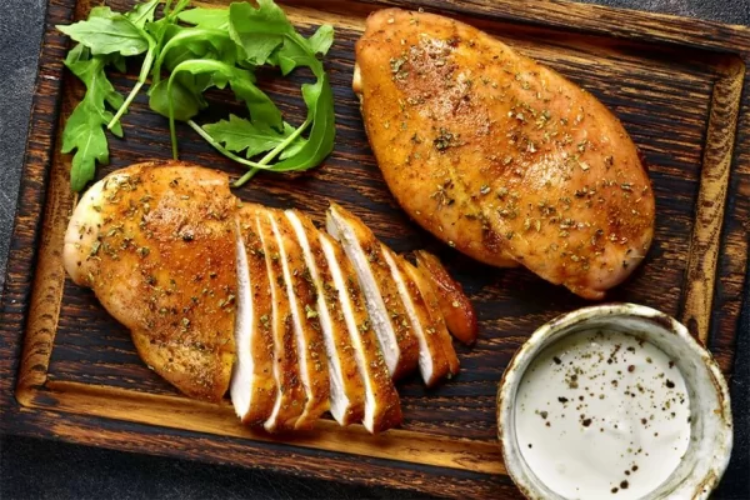 100g ức gà luộc bao nhiêu protein 5