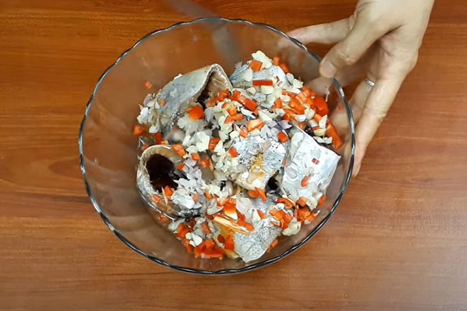 Thêm cá béo vào thực đơn gia đình với hàm lượng vừa đủ.
