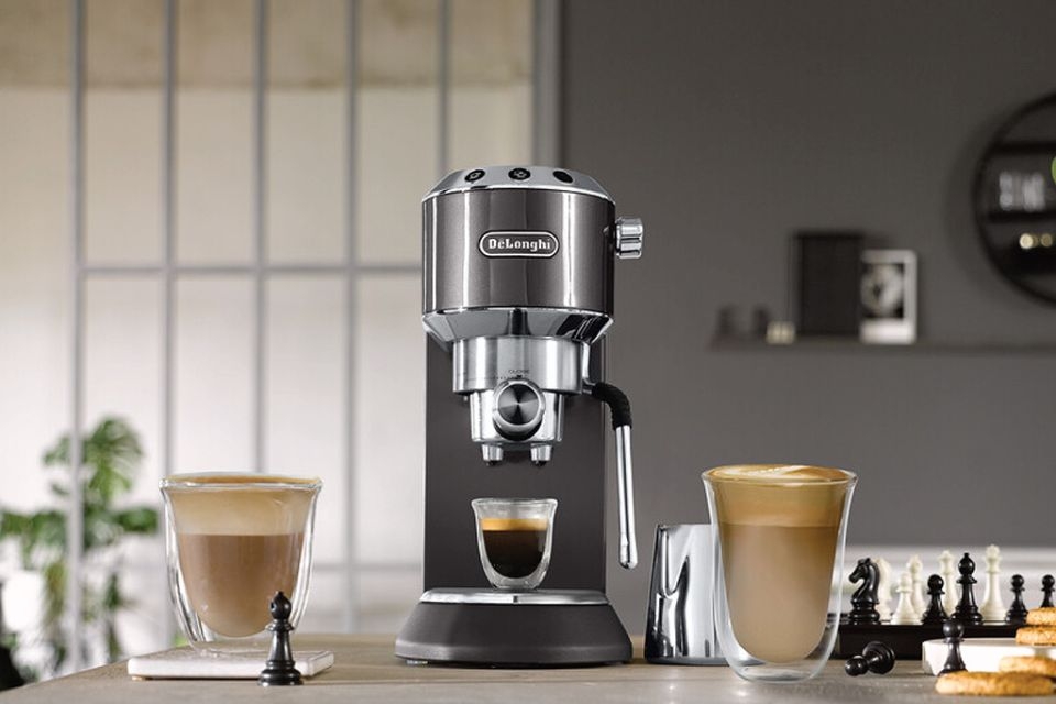 Máy pha cà phê Delonghi của nước nào