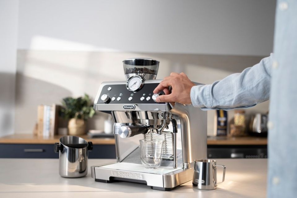 Máy pha cà phê Delonghi đa dạng về giá cả