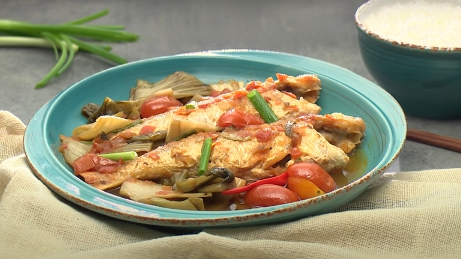 Cá hường kho dưa cà