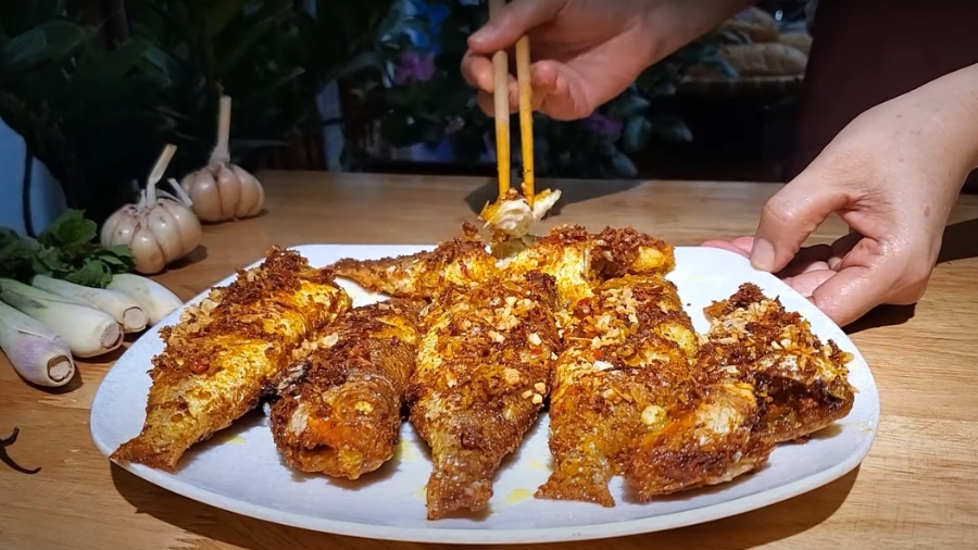 Cá hường chiên sả ớt