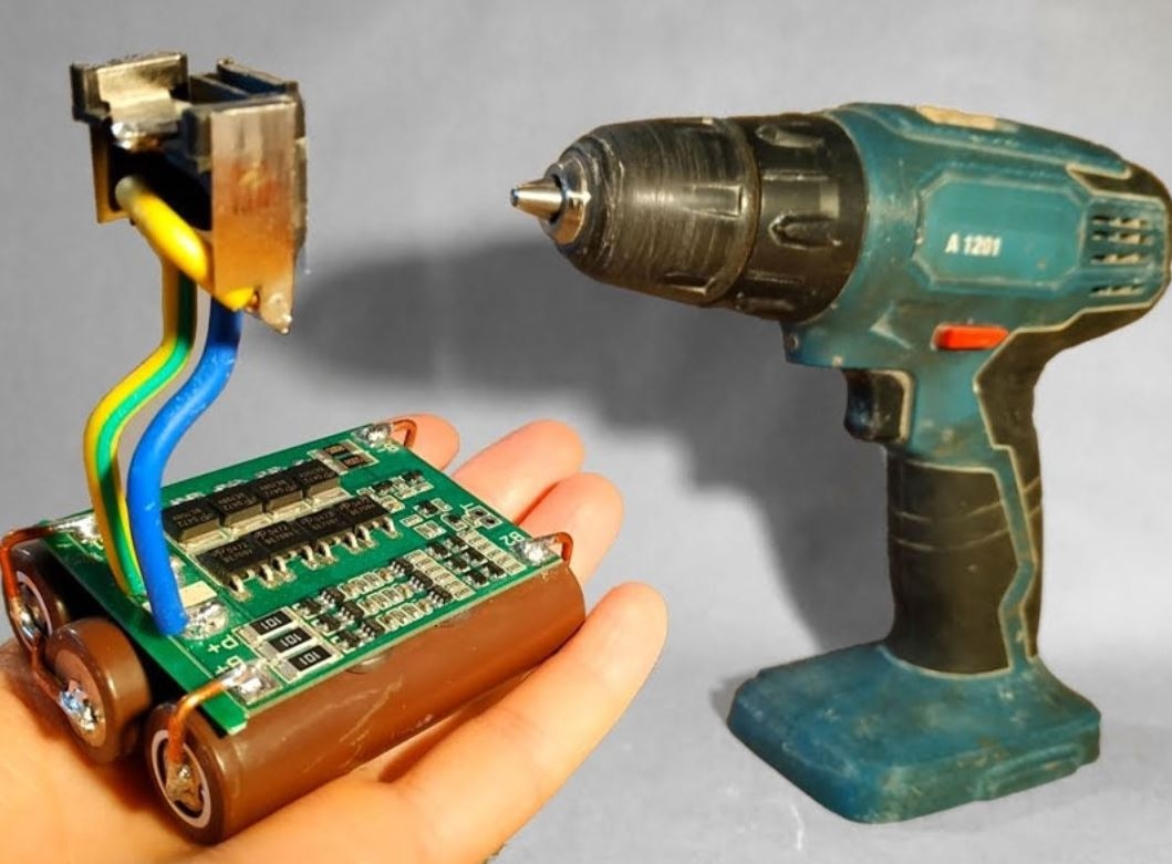 Đóng pin máy khoan giúp tăng dung lượng pin