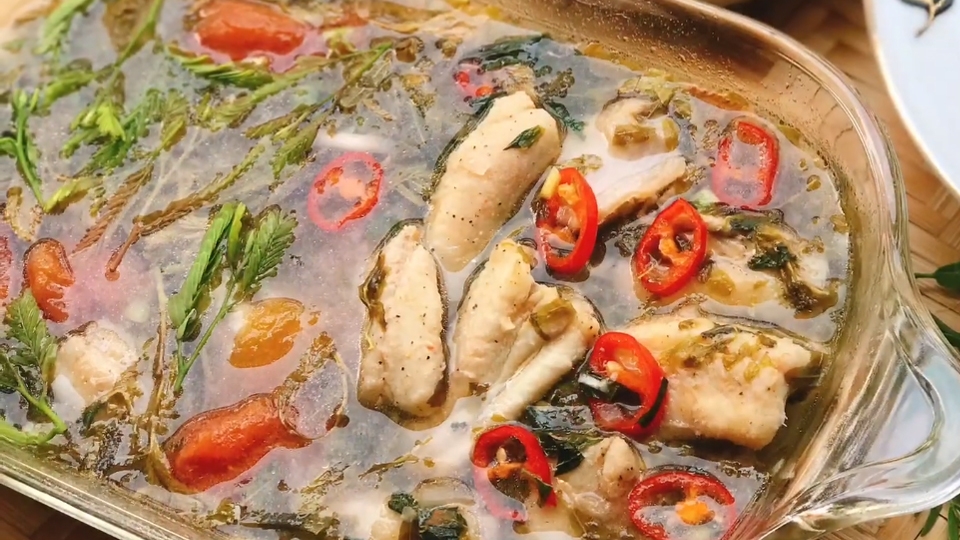 Canh chua cá lạc thơm ngon, hấp dẫn.