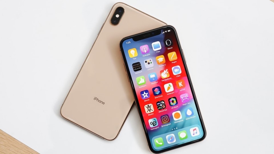 Nên mua iPhone Xr hay iPhone Xs Max hơn?
