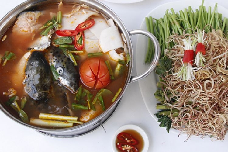 lẩu cá hồi măng chua 2