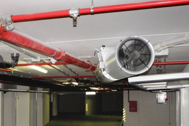 các tầng hầm cần được trang bị hệ thống thiết bị quạt thông gió tầng hầm