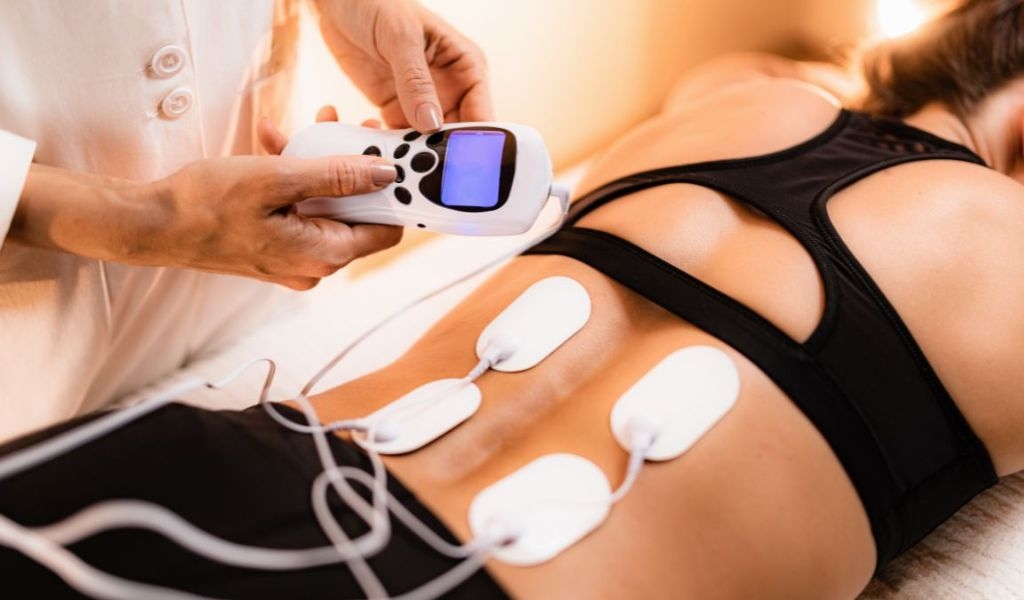 Tác hại của máy massage xung điện sử dụng sai cách. Ai không nên sử dụng và lưu ý khi dùng 1