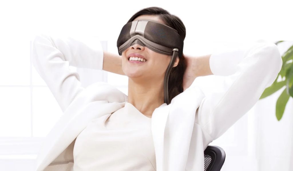 Cách sử dụng máy massage mắt và mẹo sử dụng để tăng hiệu quả thư giãn, giảm mỏi mắt 2