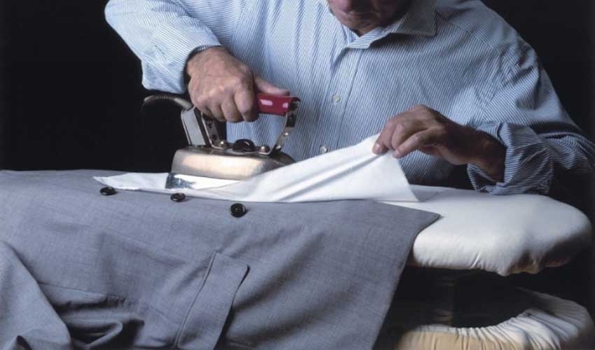 cách ủi áo vest 6