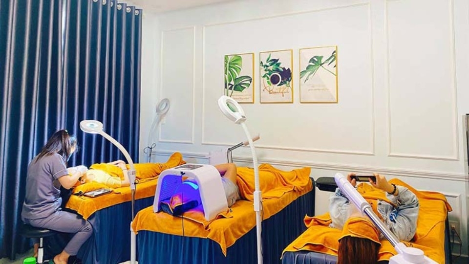 Rebi Beauty luôn đảm bảo mỗi bước trong quy trình lấy nhân và điều trị mụn luôn đạt chuẩn