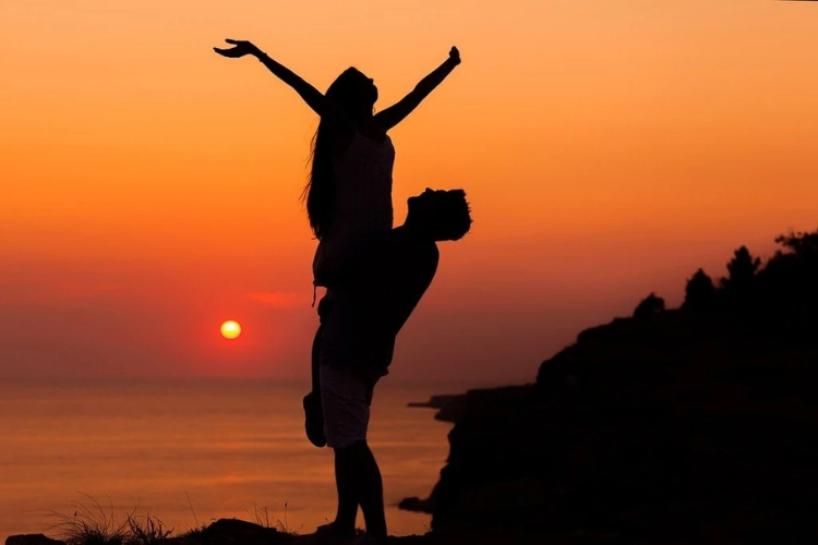 Tổng hợp những STT tình yêu hay nhất mọi thời đại dành cho các cặp đôi yêu nhau - hình 1