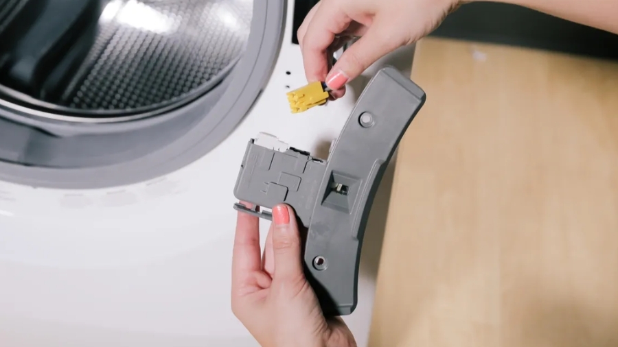 Hỏng công tắc cửa của máy giặt